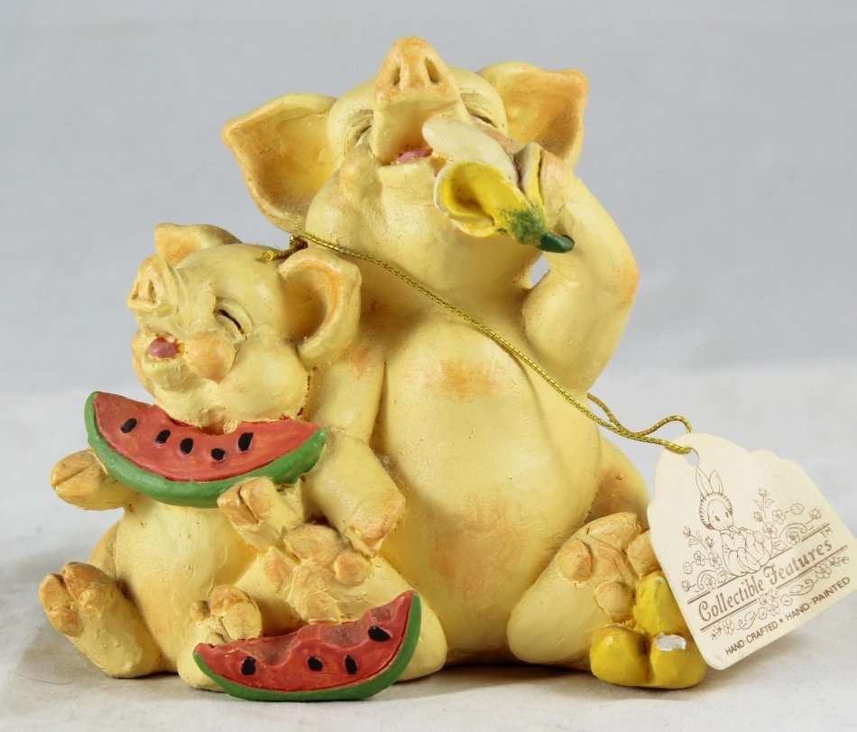 The Bond Collection - Pair of Pigs Eating Fruit - Gorgeous! - Bid Now!!!