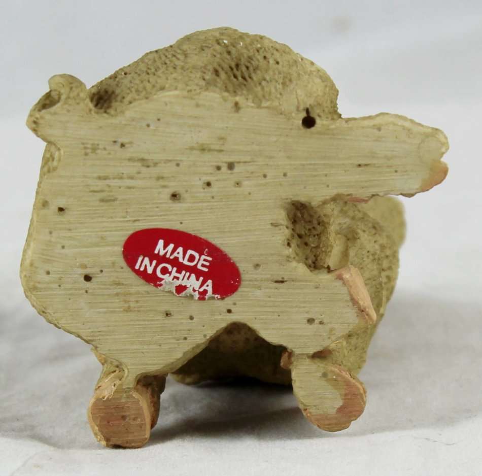 Brown Pig Looking Up & Smiling - Gorgeous! - Bid Now!!!