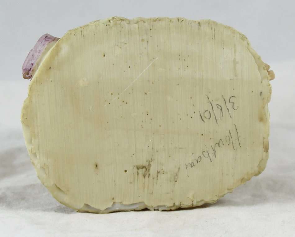 Pig Couple - At The Beach - Gorgeous! - Bid Now!!!