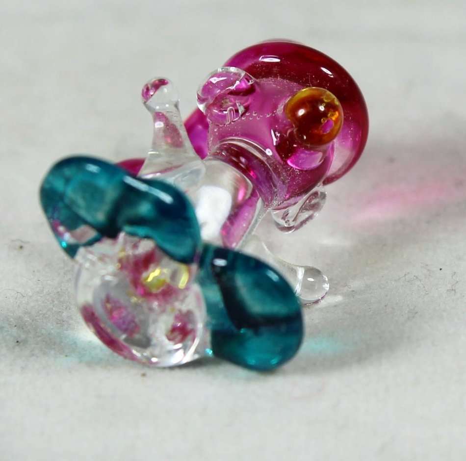 Miniature Glass Figure with Hat - Gorgeous! - Bid Now!!!