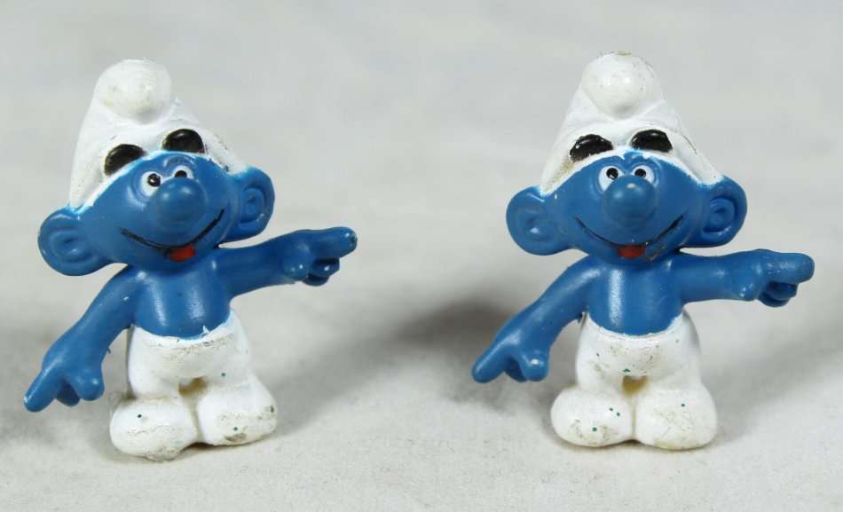 Miniature Smurfs - Pair - Gorgeous! - Bid Now!!!
