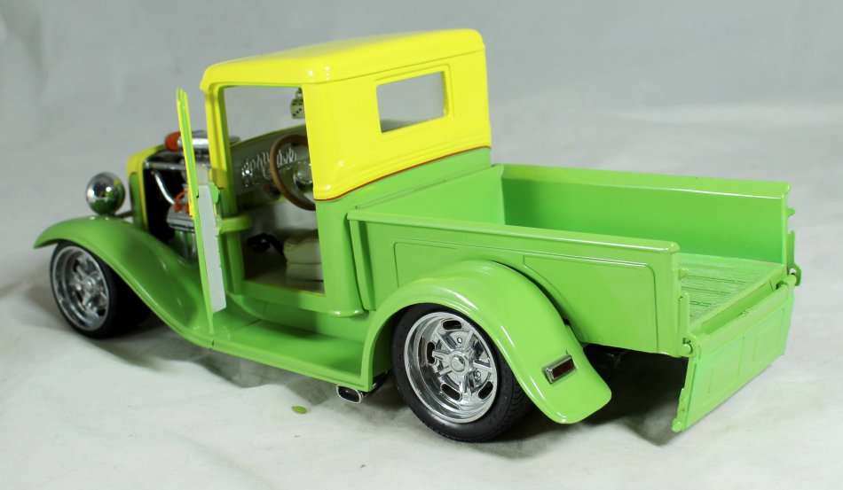 Shyne Rodz - Road Signature - 1934 Ford Pick Up - 1:18 scale model