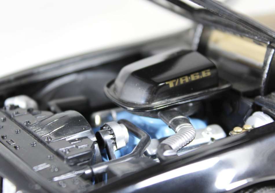 Road Signature - 1979 Pontiac Firebird - 1:18 Scale Model - Bid now!!