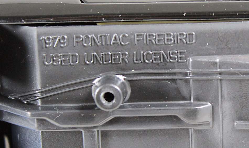 Road Signature - 1979 Pontiac Firebird - 1:18 Scale Model - Bid now!!