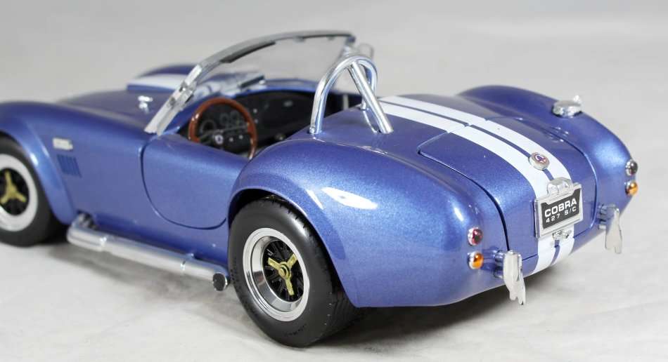 Road Signature - Shelby Cobra 427S/C - 1:18 Scale Model - Bid Now!!