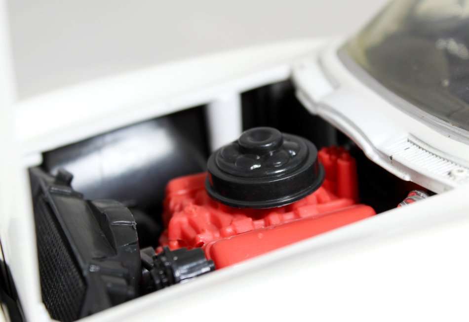 ERTL - 1967 Chevrolet Corvette - 1:18 Scale Model - Bid Now!!