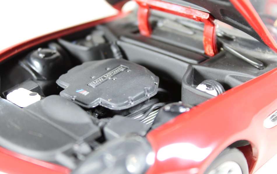 Kyosho - BMW Z8 - 1:18 Scale Model - Bid Now!!