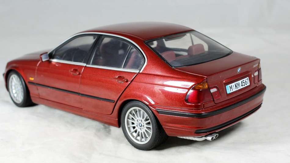 UT Models - BMW 3-Series - 1:18 Scale Model - Bid Now!!