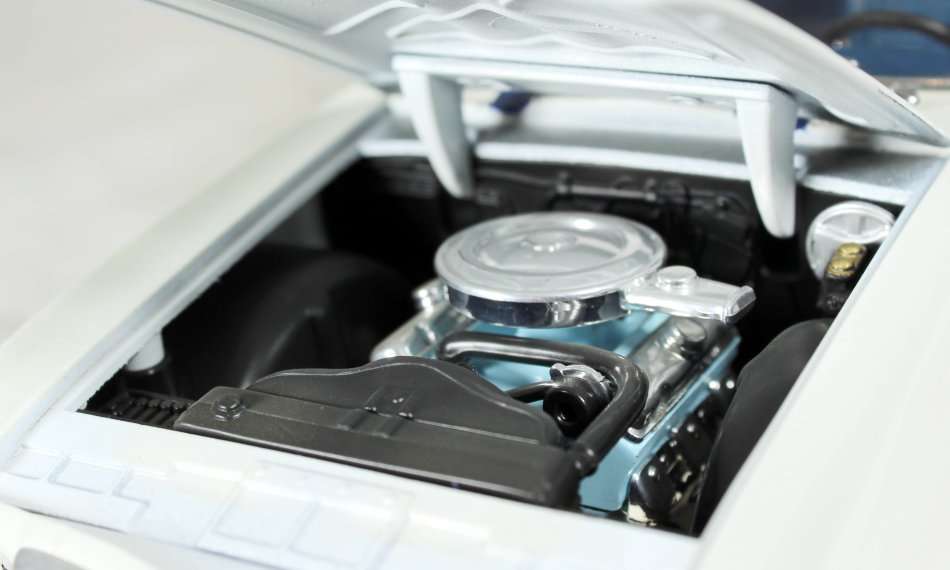 Road Signature - 1969 Pontiac Firebird - 1:18 Scale Model - Bid Now!!