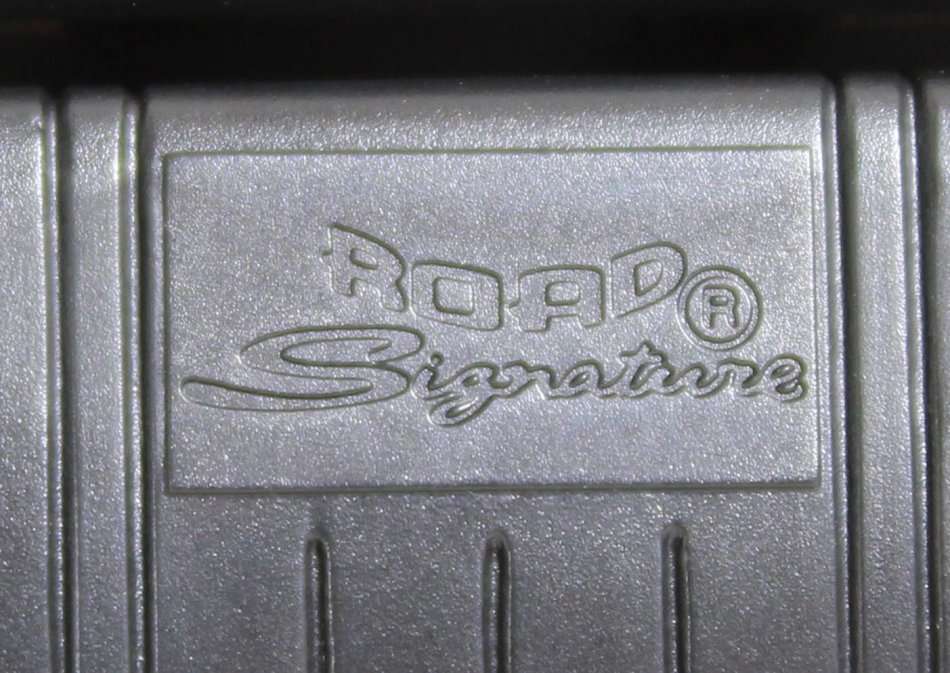 Road Signature - 1969 Pontiac Firebird - 1:18 Scale Model - Bid Now!!