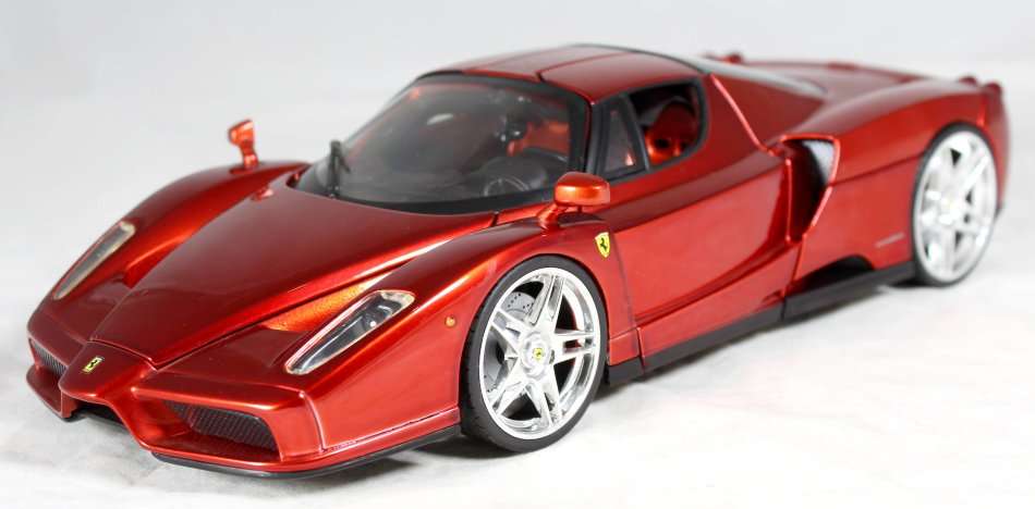 Hotwheels - Enzo Ferrari - 1:18 Scale Model - Bid Now!!