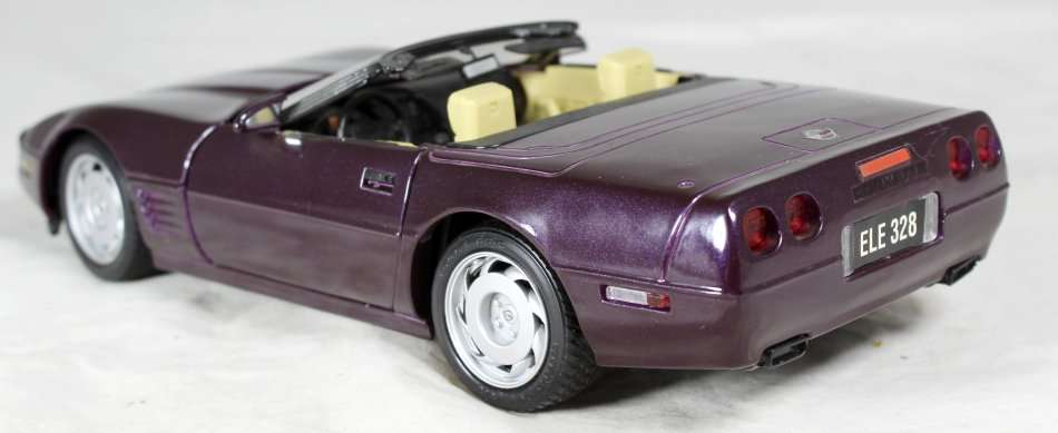 Maisto - Corvette Convertible - 1:18 Scale Model - Bid Now!!