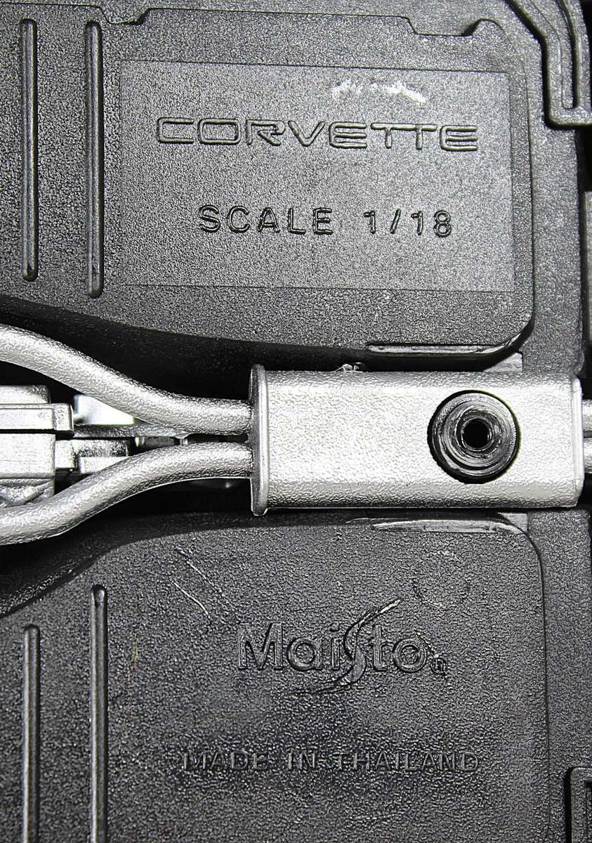 Maisto - Corvette Convertible - 1:18 Scale Model - Bid Now!!