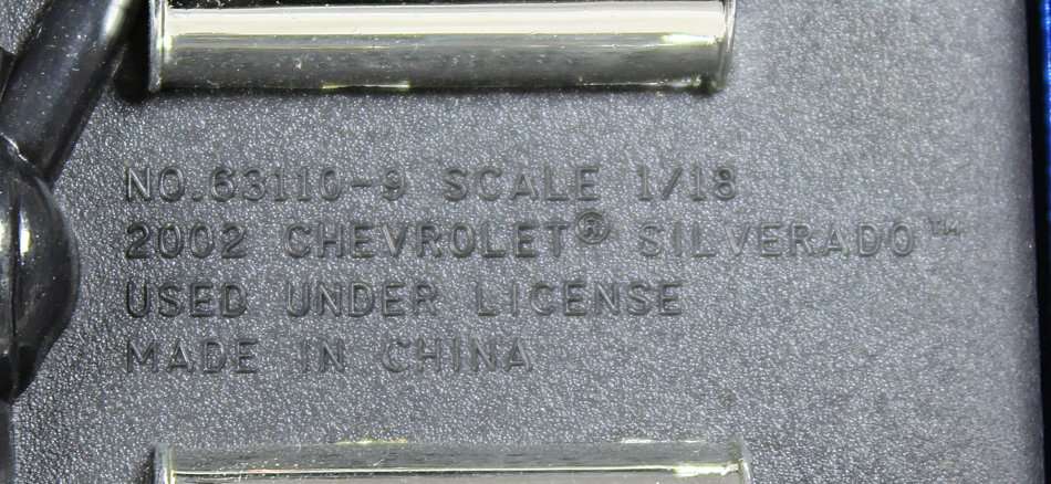 Jada - 2002 Chevrolet Silverado - Dub City - 1:18 Scale Model - Bid Now!!