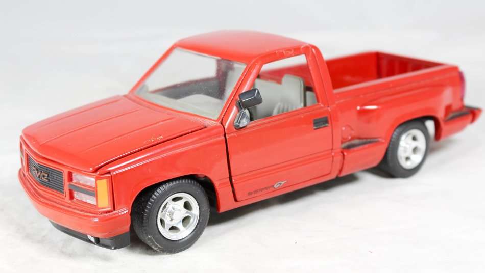 Redbox - GMC Sierra Truck - 1:24 Scale Model - Bid Now!!