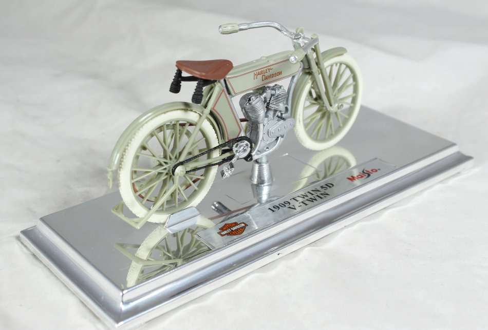 Maisto - Harley Davidson - 1909 Twin 5D V-Twin - 1:18 Scale Model - Bid Now!!
