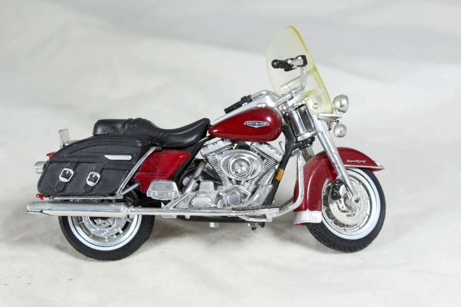 Harley Davidson - Maisto - Road Hog - 1:18 Scale Model - Bid Now!!