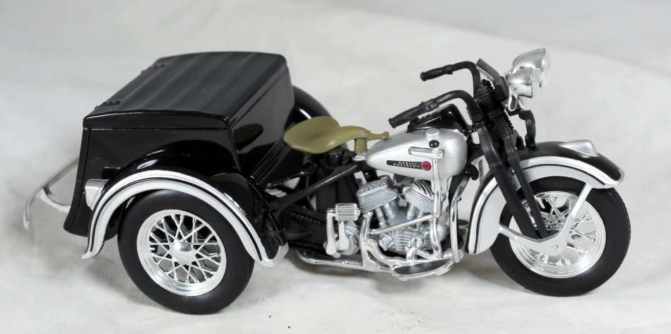 Harley Davidson - Maisto - Rickies Service - 1:18 Scale Model - Bid Now!!
