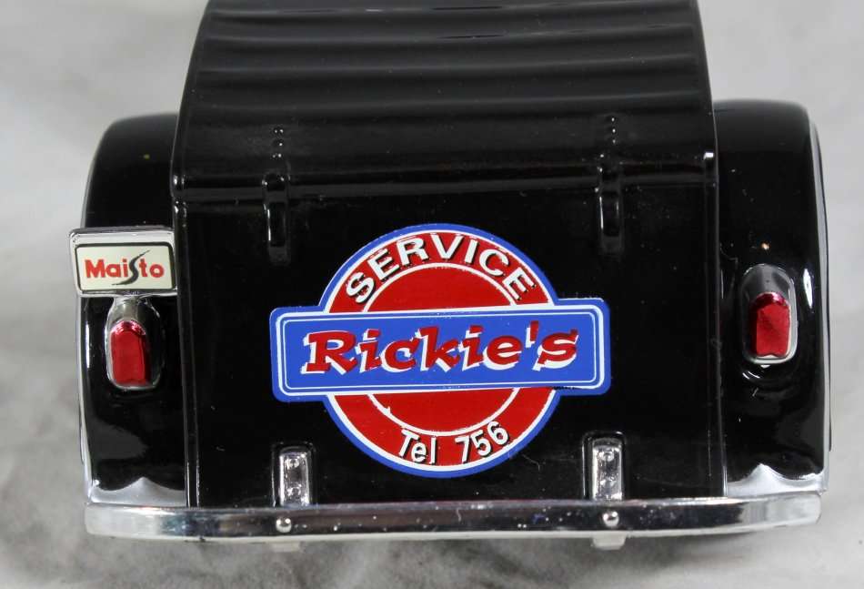 Harley Davidson - Maisto - Rickies Service - 1:18 Scale Model - Bid Now!!