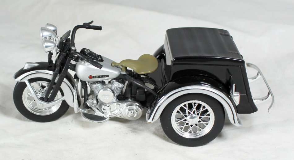 Harley Davidson - Maisto - Rickies Service - 1:18 Scale Model - Bid Now!!