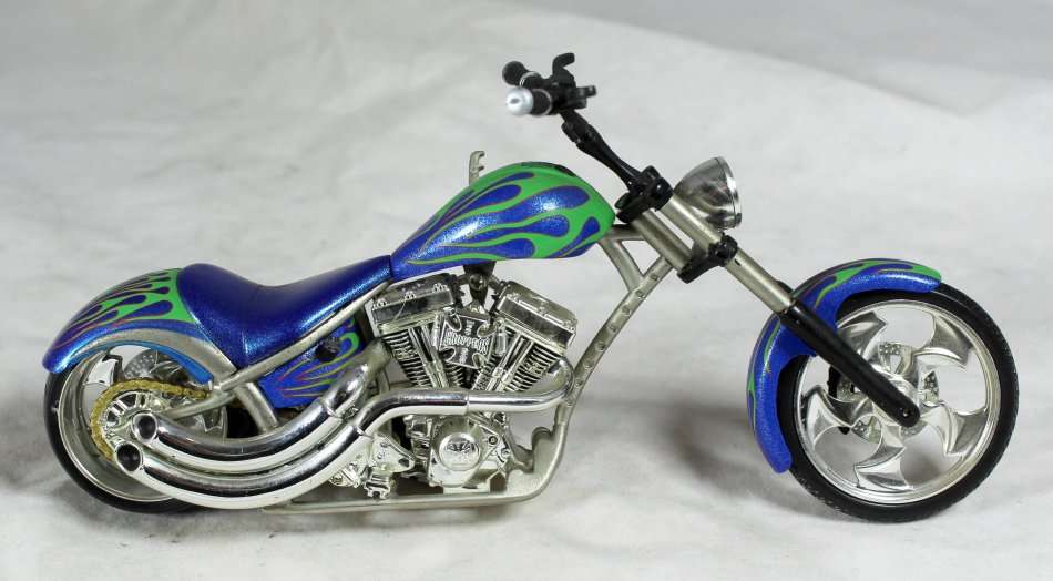 West Coast Customs - Blue Chopper - 1:18 Scale Model - Bid Now!!
