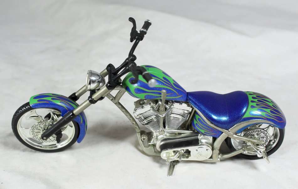 West Coast Customs - Blue Chopper - 1:18 Scale Model - Bid Now!!
