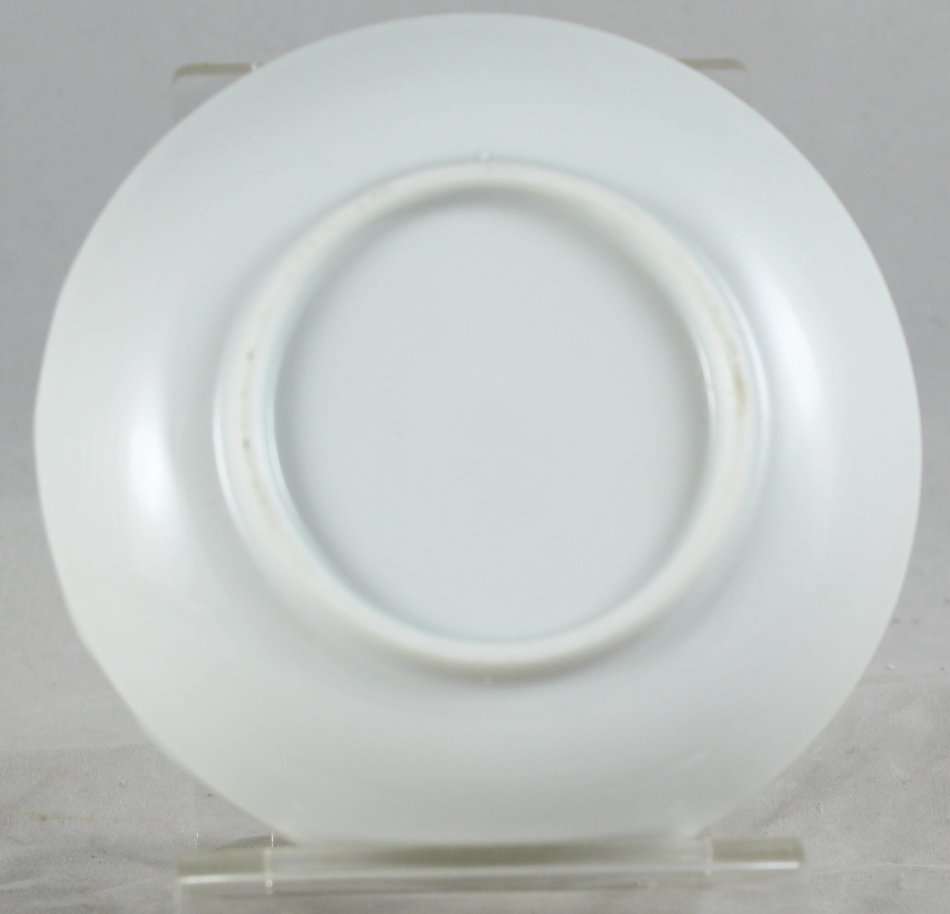 Small blue & white with grapes - display plate