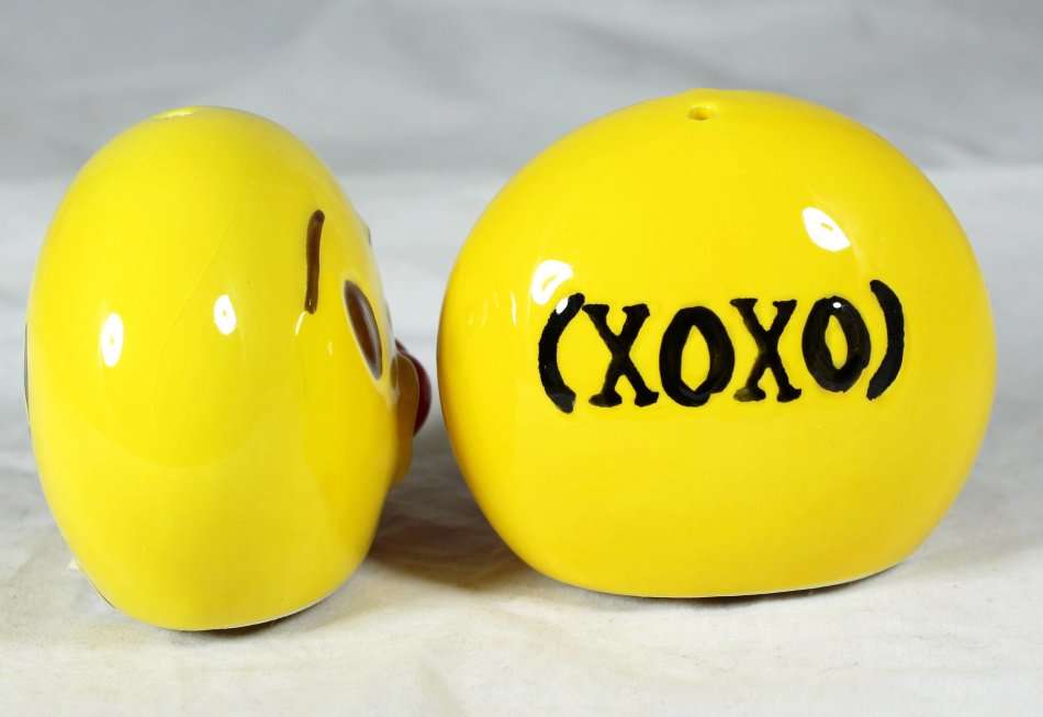 Character Salt & Pepper Set - Emojis - Beautiful! - Bid Now!!!