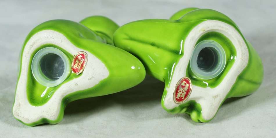 Character Salt & Pepper Set - Smiling Frogs - Beautiful! - Bid Now!!!