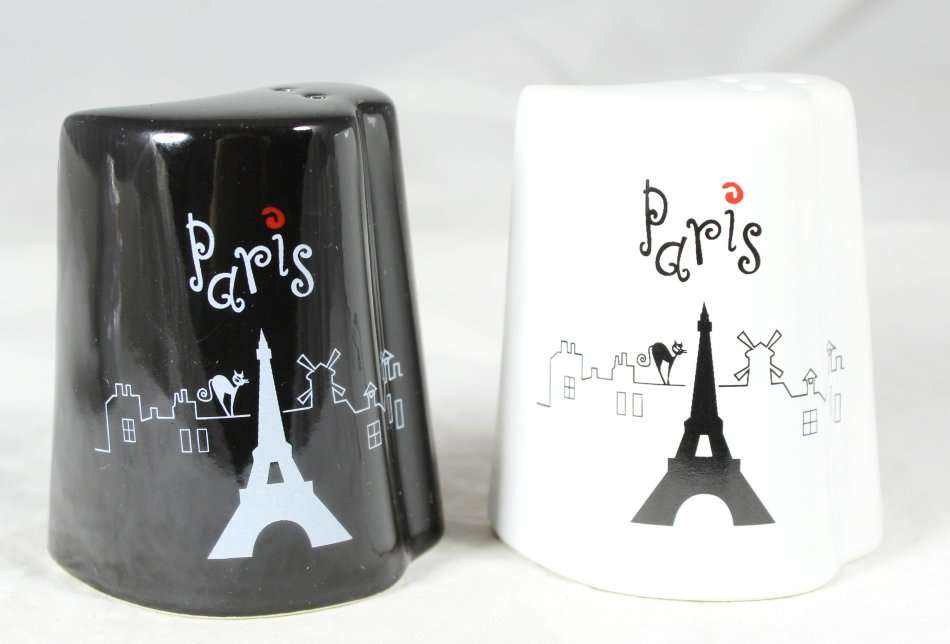 Character Salt & Pepper Set - Paris - Interlocking - Beautiful! - Bid Now!!!