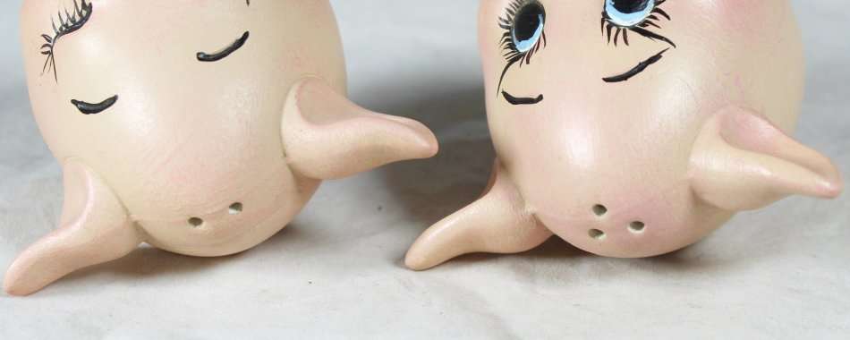 Character Salt & Pepper Set - Pigs with Eyelashes - Beautiful! - Bid Now!!!