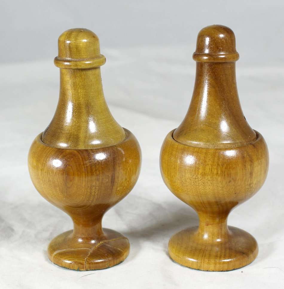 Character Salt & Pepper Set - Polished Wooden Set - Beautiful! - Bid Now!!!