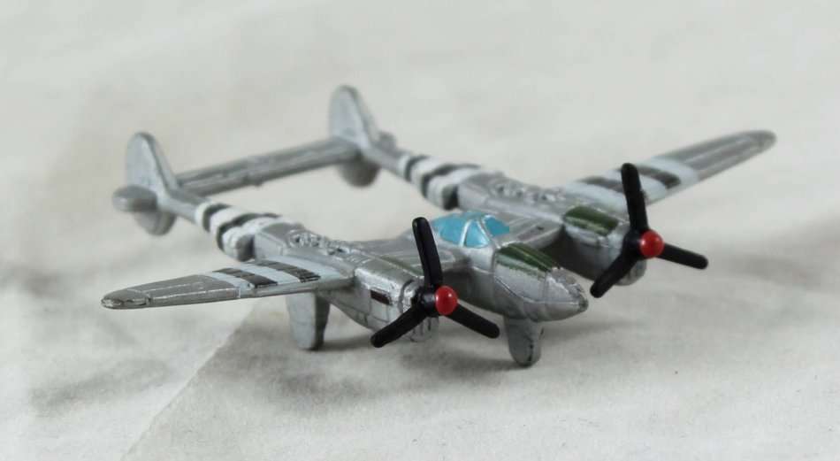 Micro Machines - Airforce - P-38 Lightning - LGTI 1994 - Bid Now!!