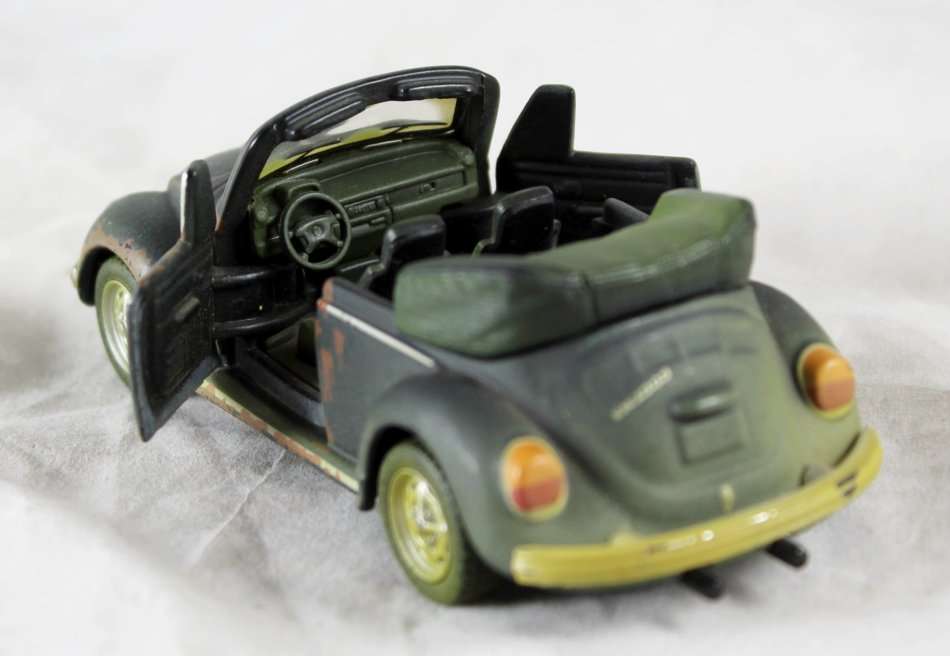 Maisto - VW Beetle 1303 Cabriolet - Bid Now!!