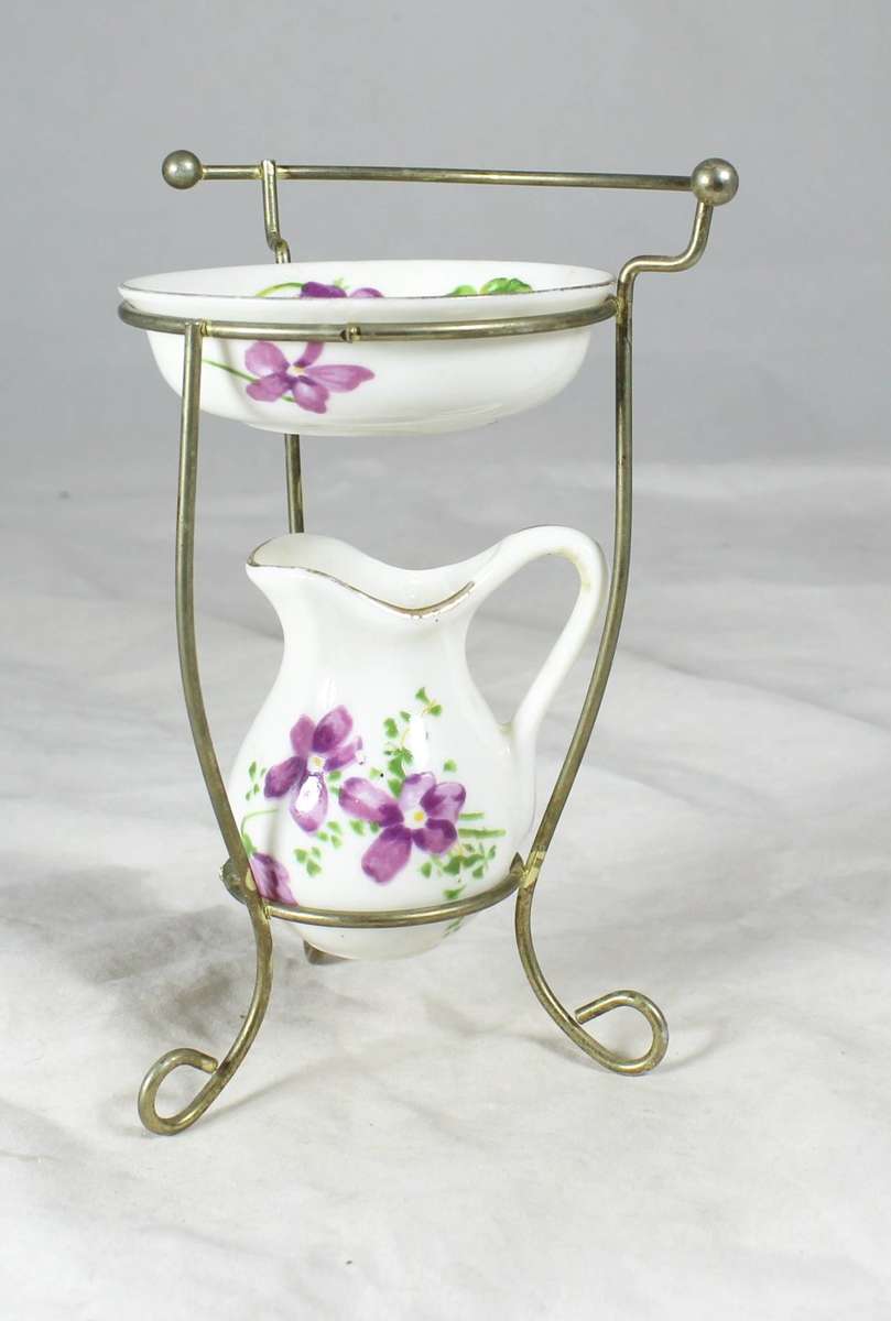 Tivoli - Miniature Jug & Basin on Stand - Beautiful! - Bid Now!!!