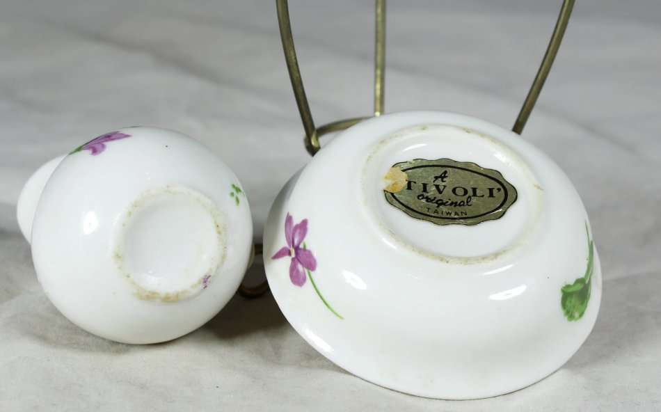 Tivoli - Miniature Jug & Basin on Stand - Beautiful! - Bid Now!!!