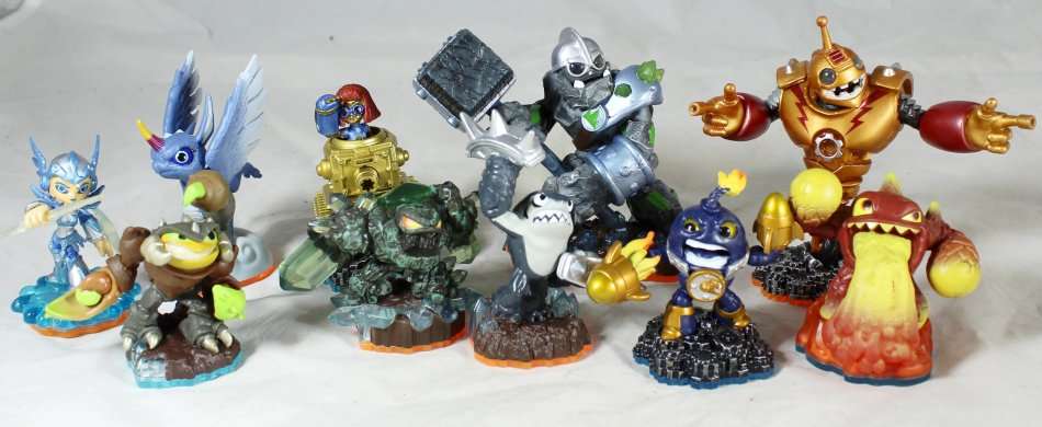 Skylanders - Collection 1 - 10 figures, new in pack! - Massive bargain! Bid now!!