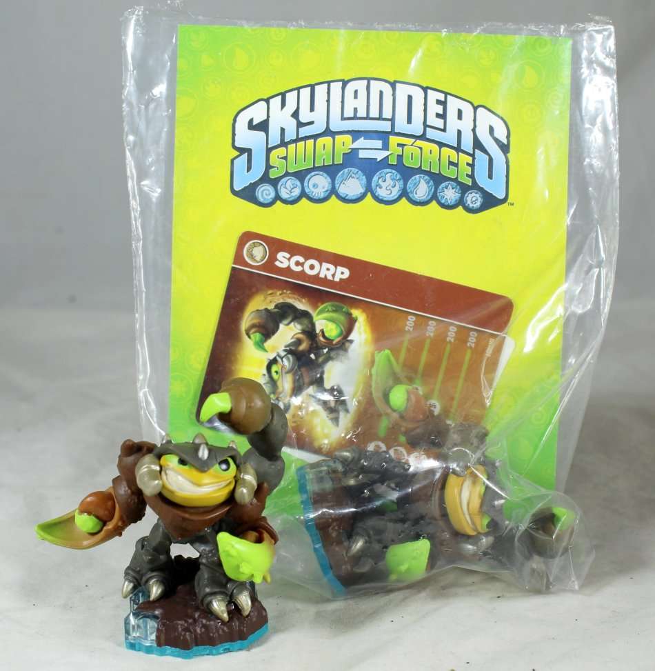 Skylanders - Collection 1 - 10 figures, new in pack! - Massive bargain! Bid now!!
