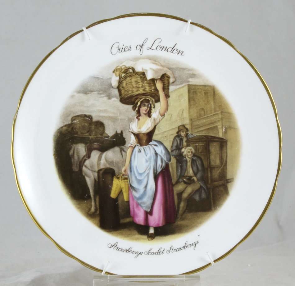 Tuscan - Cries of London - Strawberrys Scarlet Strawberrys - Display Plate - Beautiful!! - Bid Now!