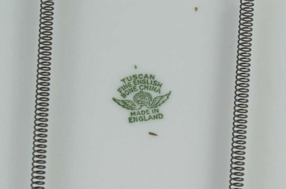 Tuscan - Cries of London - Strawberrys Scarlet Strawberrys - Display Plate - Beautiful!! - Bid Now!