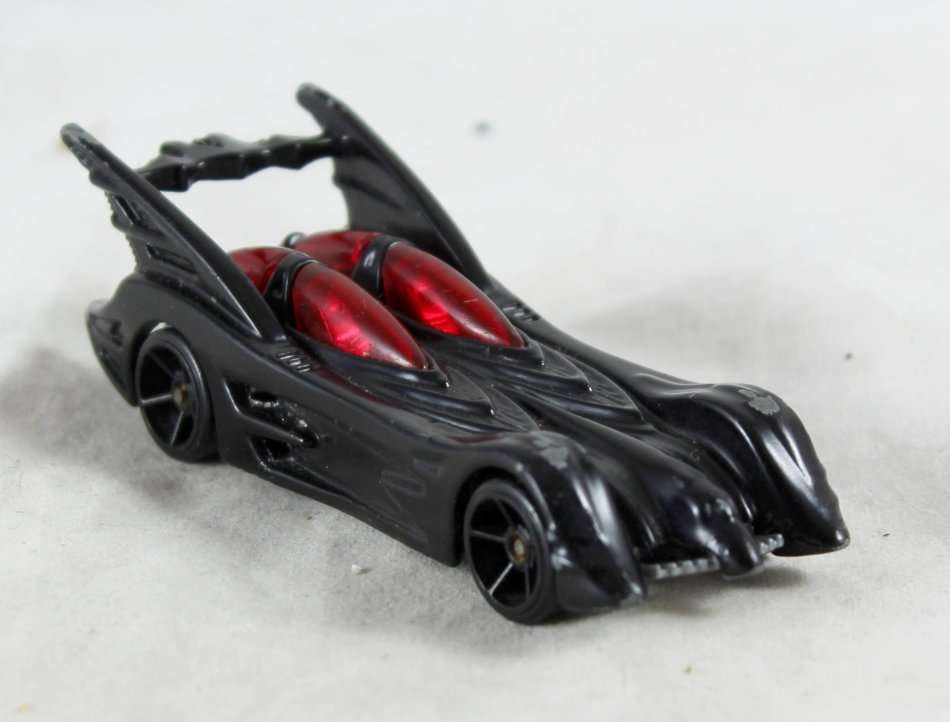 Hotwheels - B3540 Batmobile - Gorgeous! - Bid Now!!!