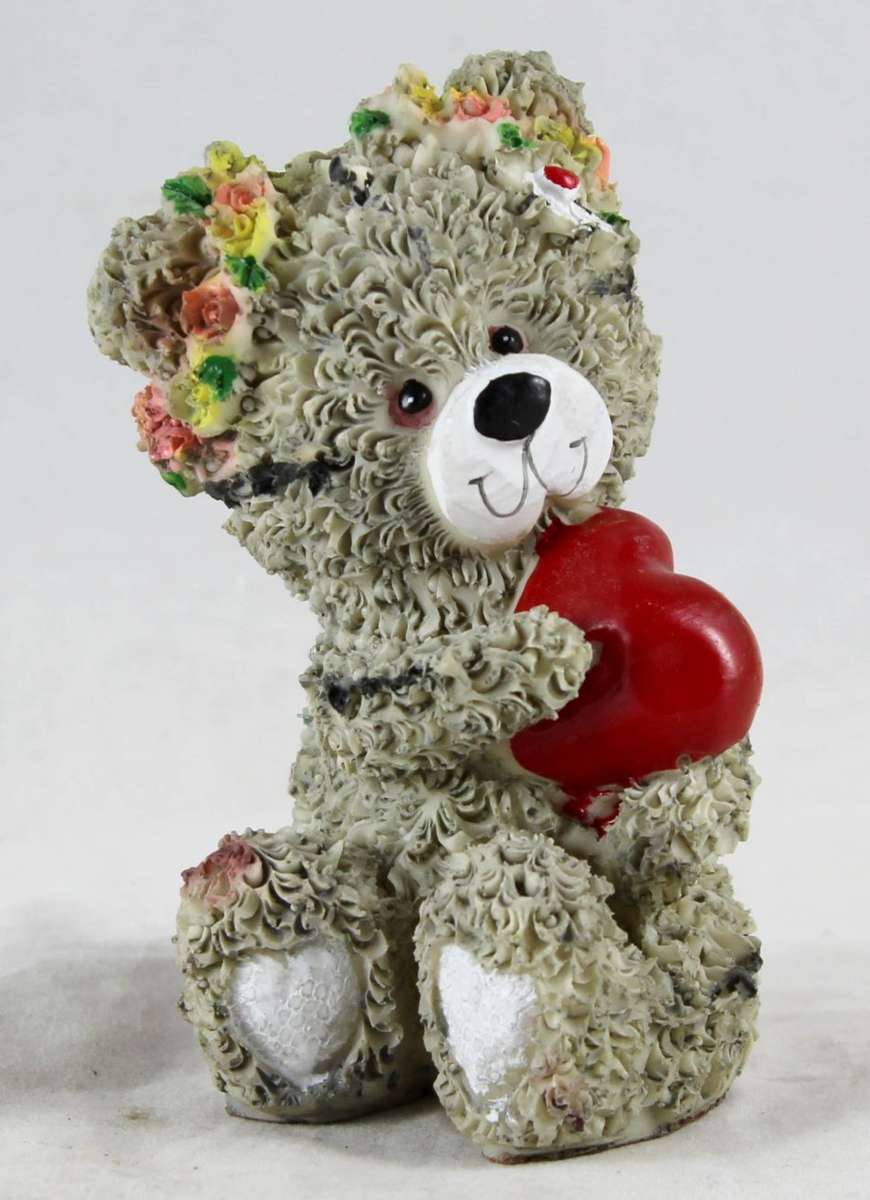 Bear Holding Red Heart - Gorgeous! - Bid Now!!!