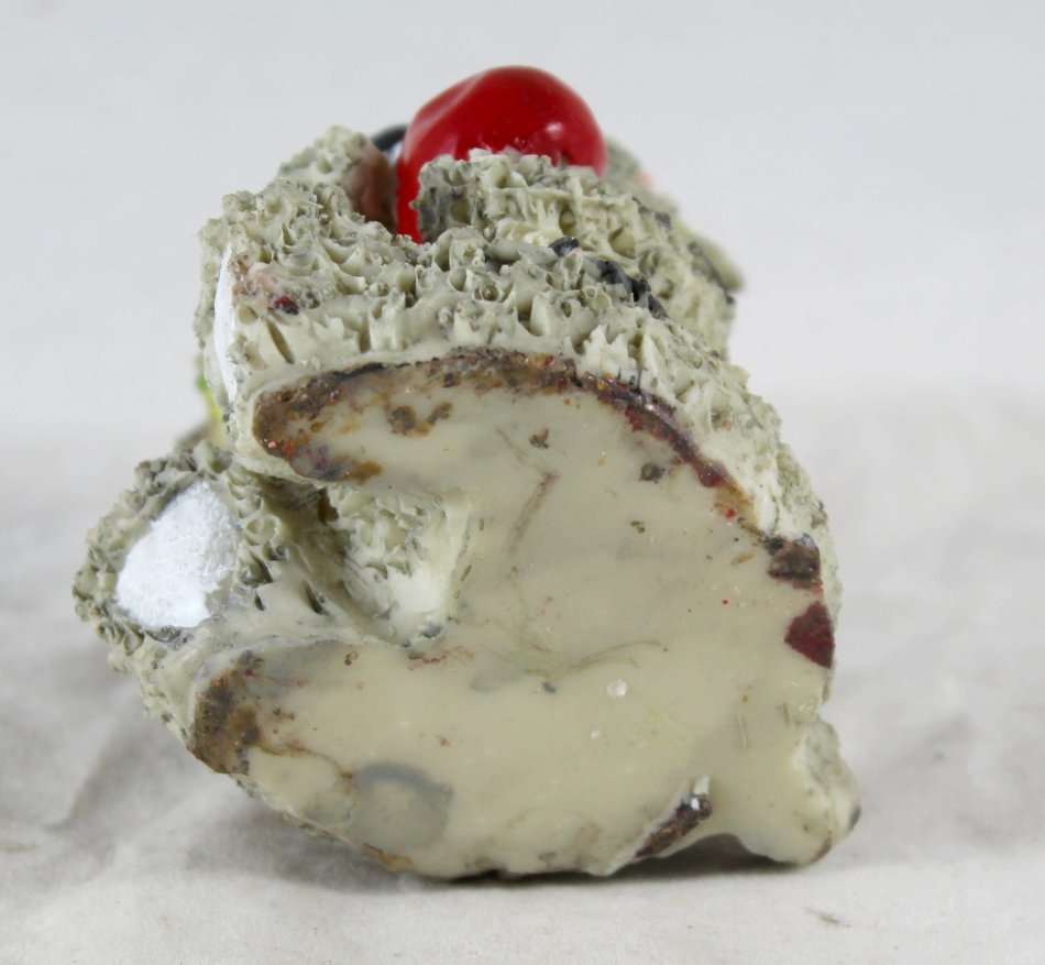 Bear Holding Red Heart - Gorgeous! - Bid Now!!!