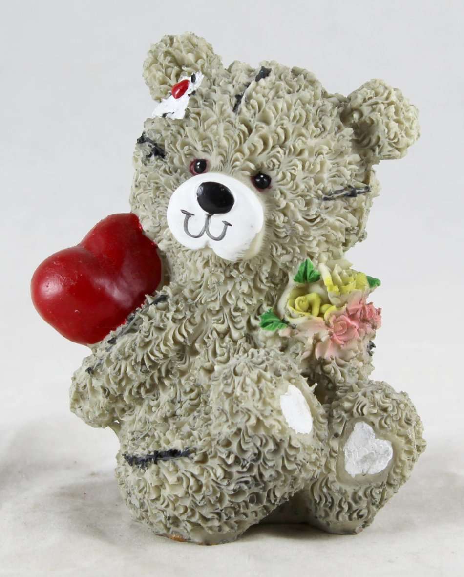 Seated Bear Holding Red Heart - Gorgeous! - Bid Now!!!