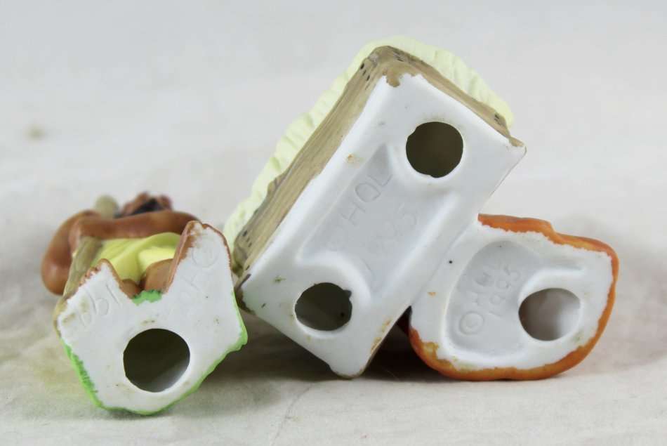 Nativity scene - Joseph, Mary & baby Jesus - ceramic