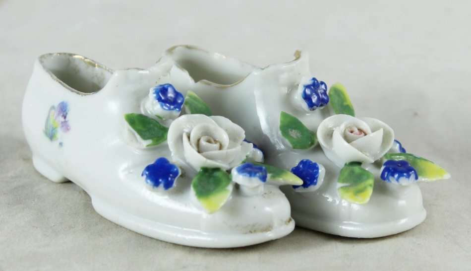 Miniature Shoes with White Roses - Pair - Beautiful! - Bid Now!!!