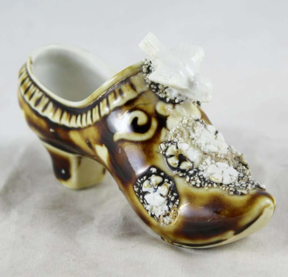 Miniature Shoe with Dove - Beautiful! - Bid Now!!!