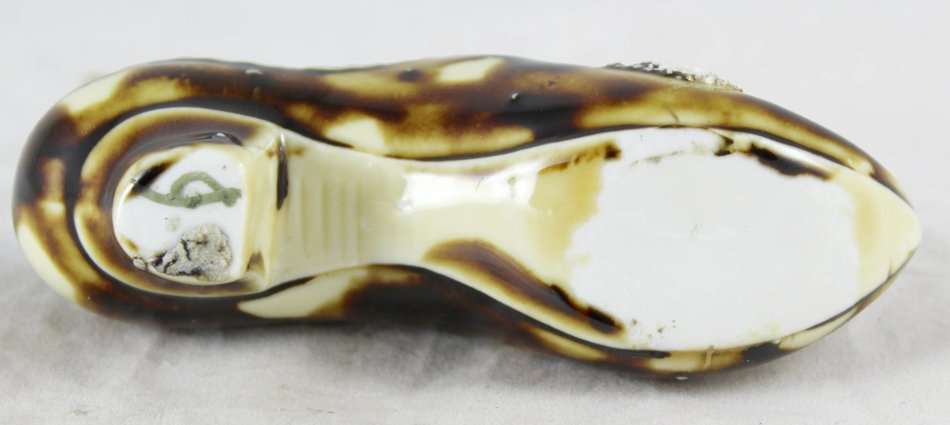 Miniature Shoe with Dove - Beautiful! - Bid Now!!!