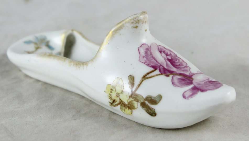 Limoges - Miniature White & Pink Slipper - Beautiful! - Bid Now!!!