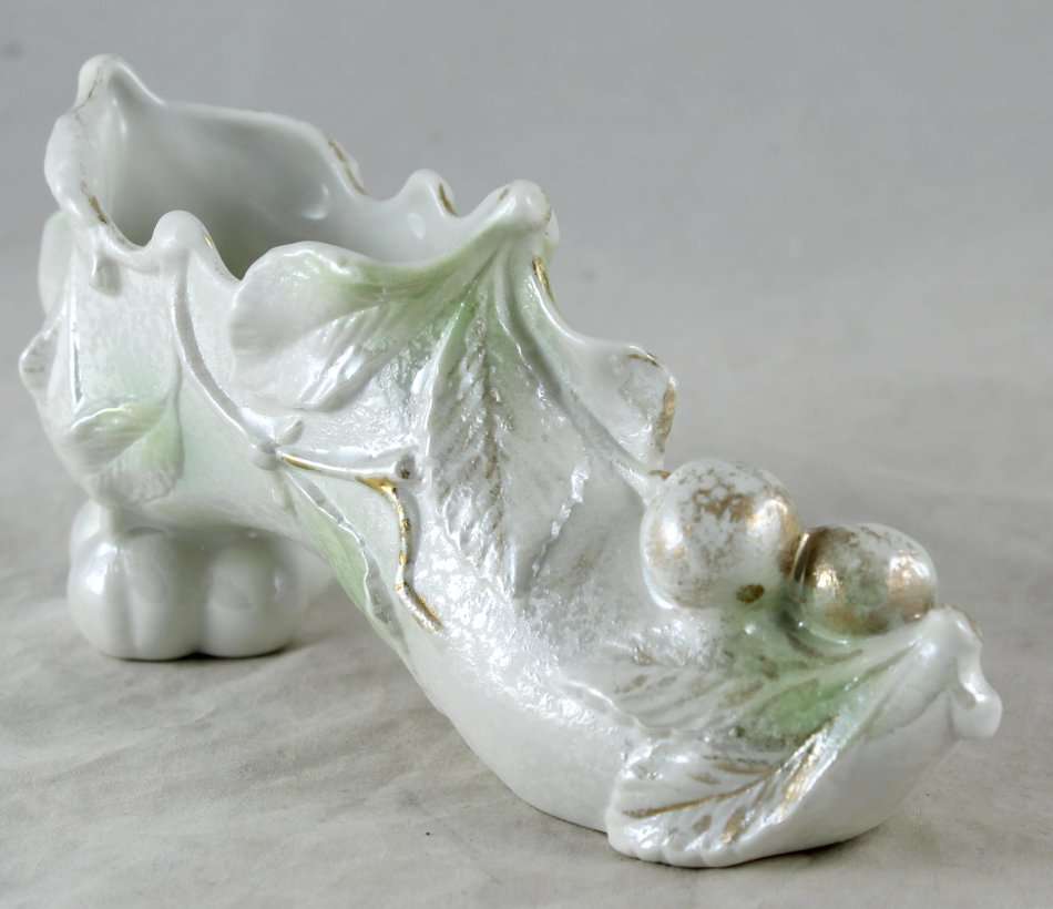 Small Pearl Shoe - Beautiful! - Bid Now!!!